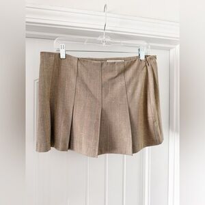 Mid Rise Wide Pleated Mini Skort